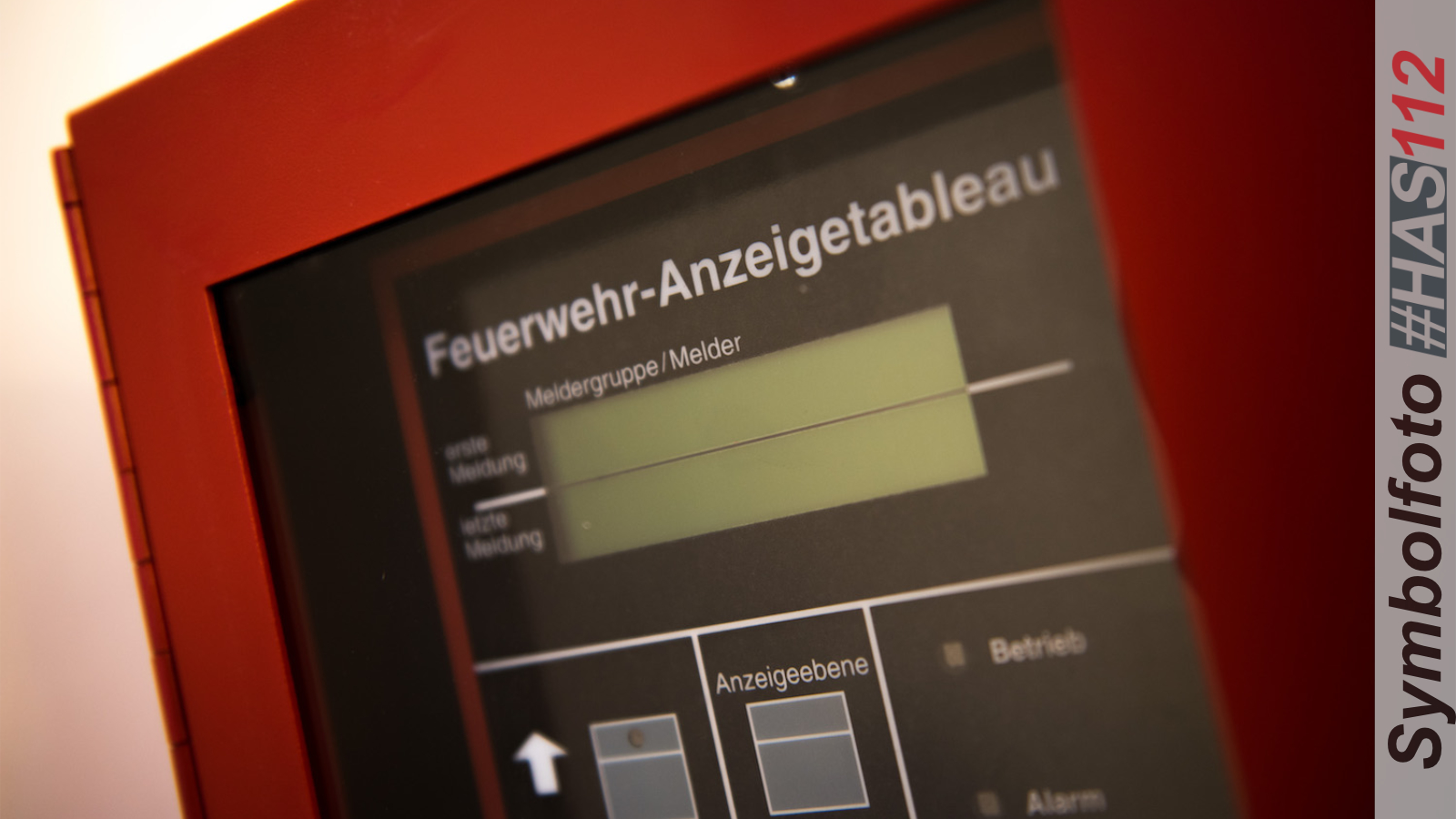 Schriftzug Symbolfoto mit Bild 16 zu 9