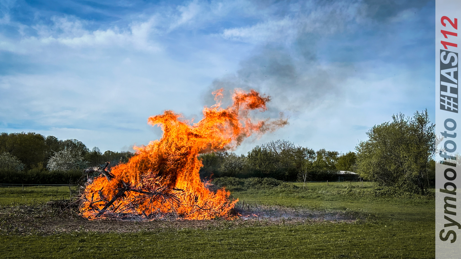 Schriftzug Symbolfoto mit Bild 16 zu 9